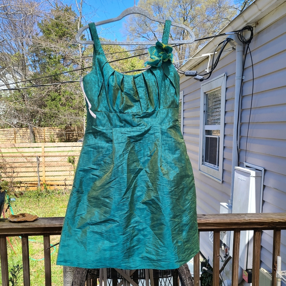 Beautiful taffeta short formal dress